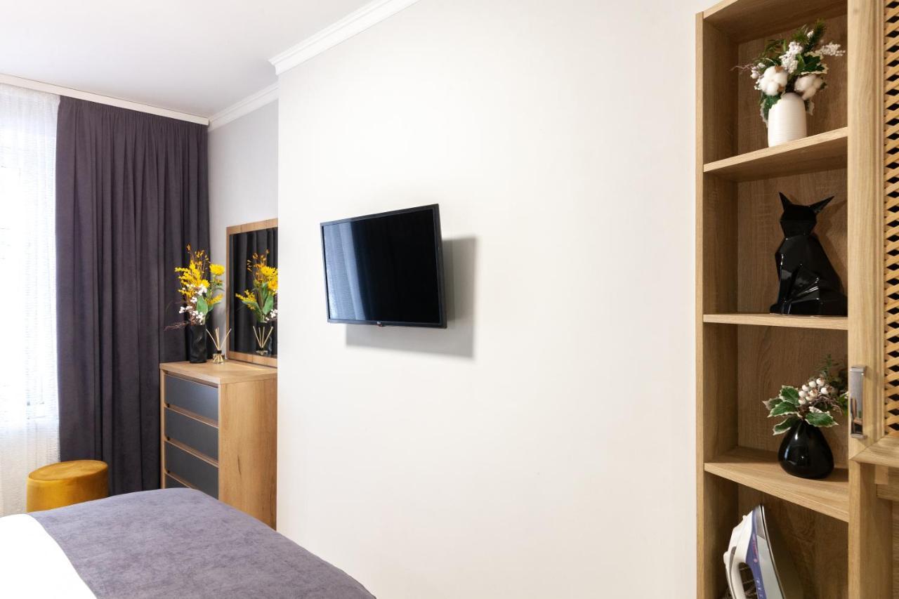 Alfa Apartments Kniazia Leva 2 Lviv Exterior photo